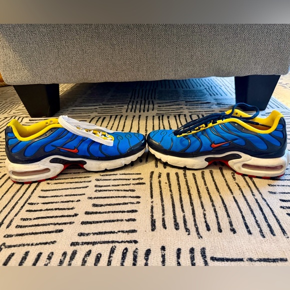 Nike Kids Blue and Yellow Air Max Plus TN - Picture 3 of 6